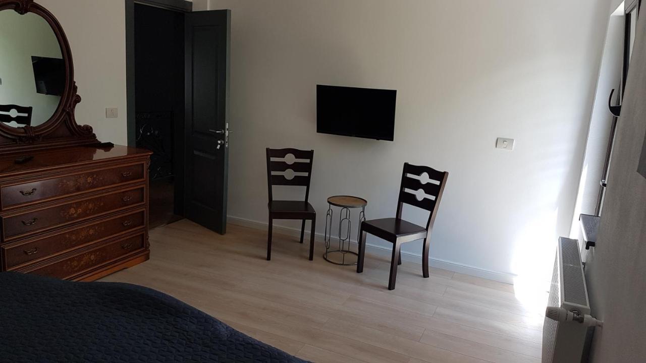 Casa Magnolia Hotell Douăzeci şi Trei August Eksteriør bilde