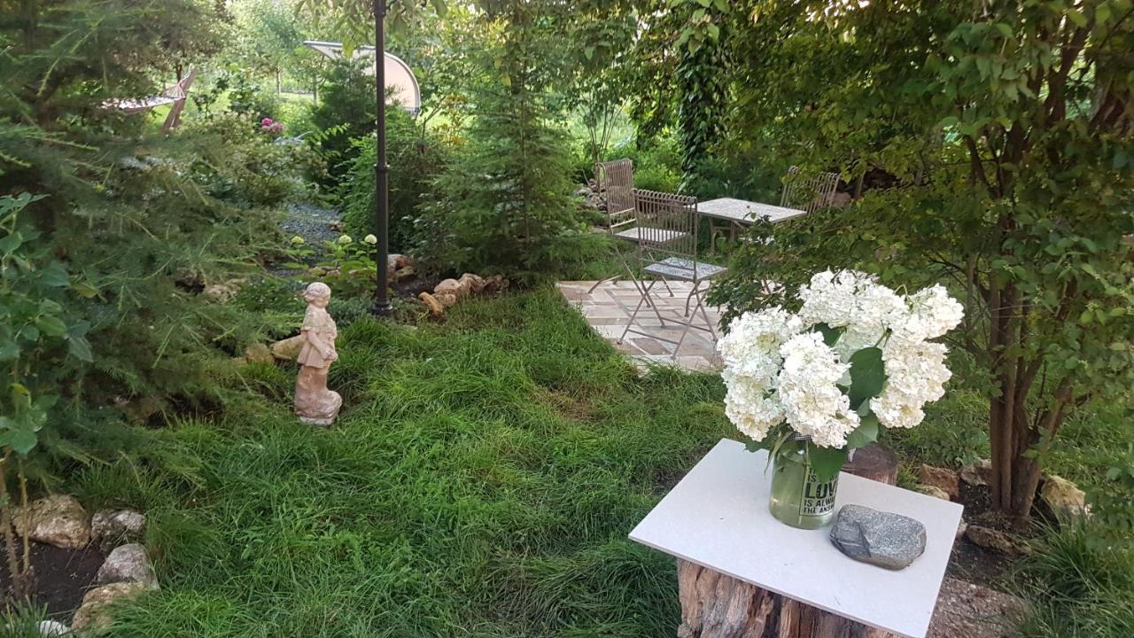 Casa Magnolia Hotell Douăzeci şi Trei August Eksteriør bilde